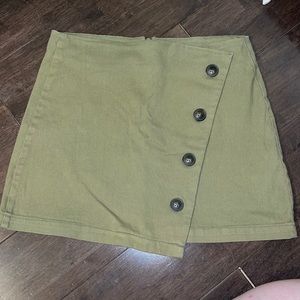 Francesca’s Harper Heritage Green Skirt Faux Botton Front Stretch